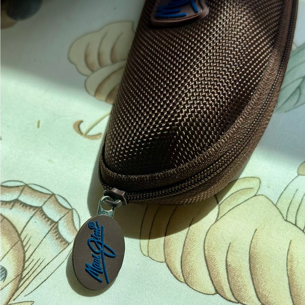 Maui Jim Brown Reinforced Zipper Sunglasses Case with Durable Design - Picture 3 of 10